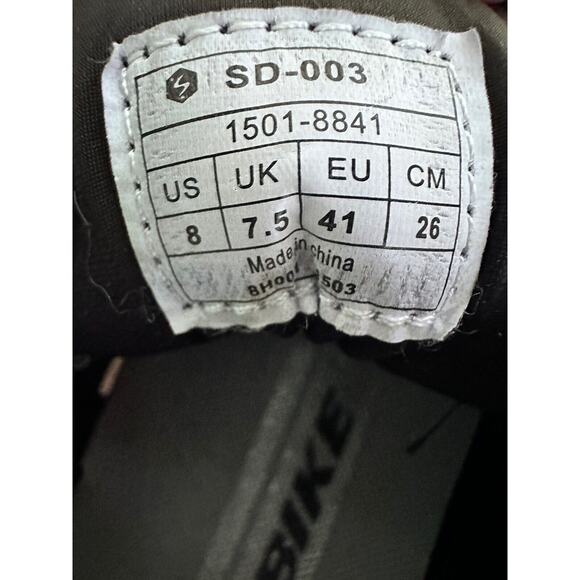 Athletic_Shoes
